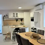 Villa Casa Brullevi - U Staroj Jezgri S Pogledom Na *