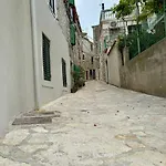 Casa Brullevi - U Staroj Jezgri S Pogledom Na Villa