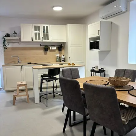 Villa Casa Brullevi - U Staroj Jezgri S Pogledom Na Betina (Sibenik-Knin)