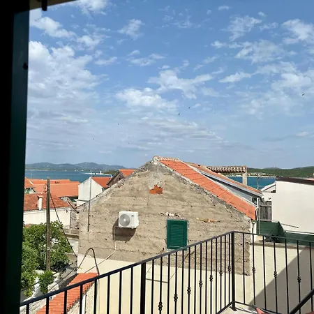 Willa Casa Brullevi - U Staroj Jezgri S Pogledom Na Betina (Sibenik-Knin)