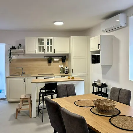 Villa Casa Brullevi - U Staroj Jezgri S Pogledom Na *