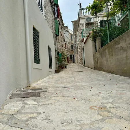 Casa Brullevi - U Staroj Jezgri S Pogledom Na Вилла