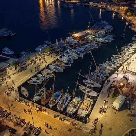 Casa Brullevi - U Staroj Jezgri S Pogledom Na * Betina (Sibenik-Knin)